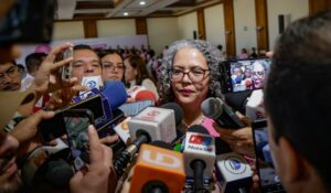 Hay dificultad para realizar nombramiento en el Penal de Mazatlán; aún no se separa del cargo el director tras riñas: gobernadora