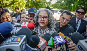 Gobernadora acuerda con empresarios mesas de trabajo para conexión con el C5 y más información sobre estrategia