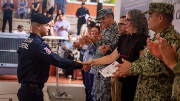 “Consolidar cuerpos policiales más eficientes y confiables”, Graciela Domínguez reconoce a elementos del GOES y policías de proximidad