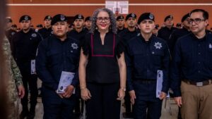 graciela dominguez reconoce a elementos del goes y policias de proximidad elementos