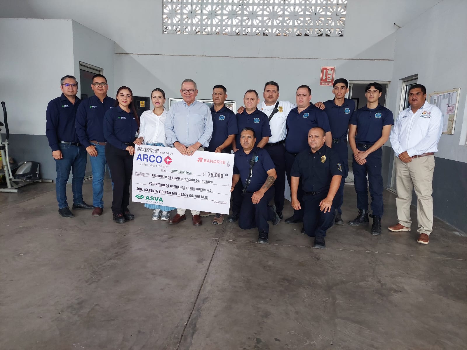 Grupo ASVA entrega donativo a Bomberos Guamúchil