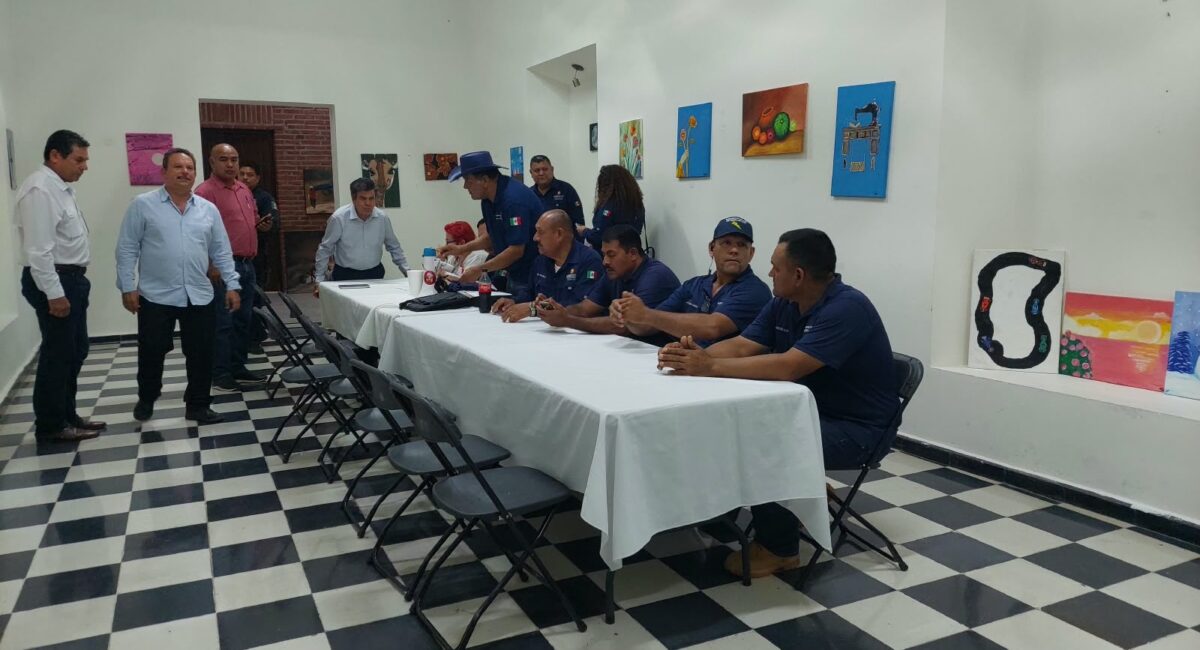 Guerreros Azules rechaza solo el 10% y pide cinco ascensos para destrabar toma del Ayuntamiento de Mocorito; aún no se llega a ningún acuerdo