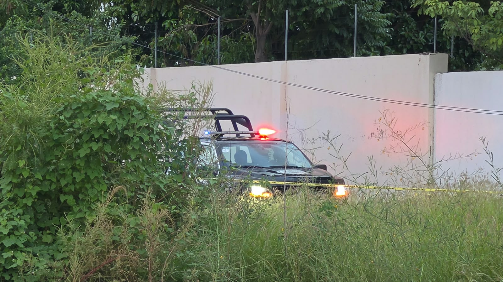 Hallan a hombre sin vida en arroyo de aguas pluviales en Culiacán, Sin.