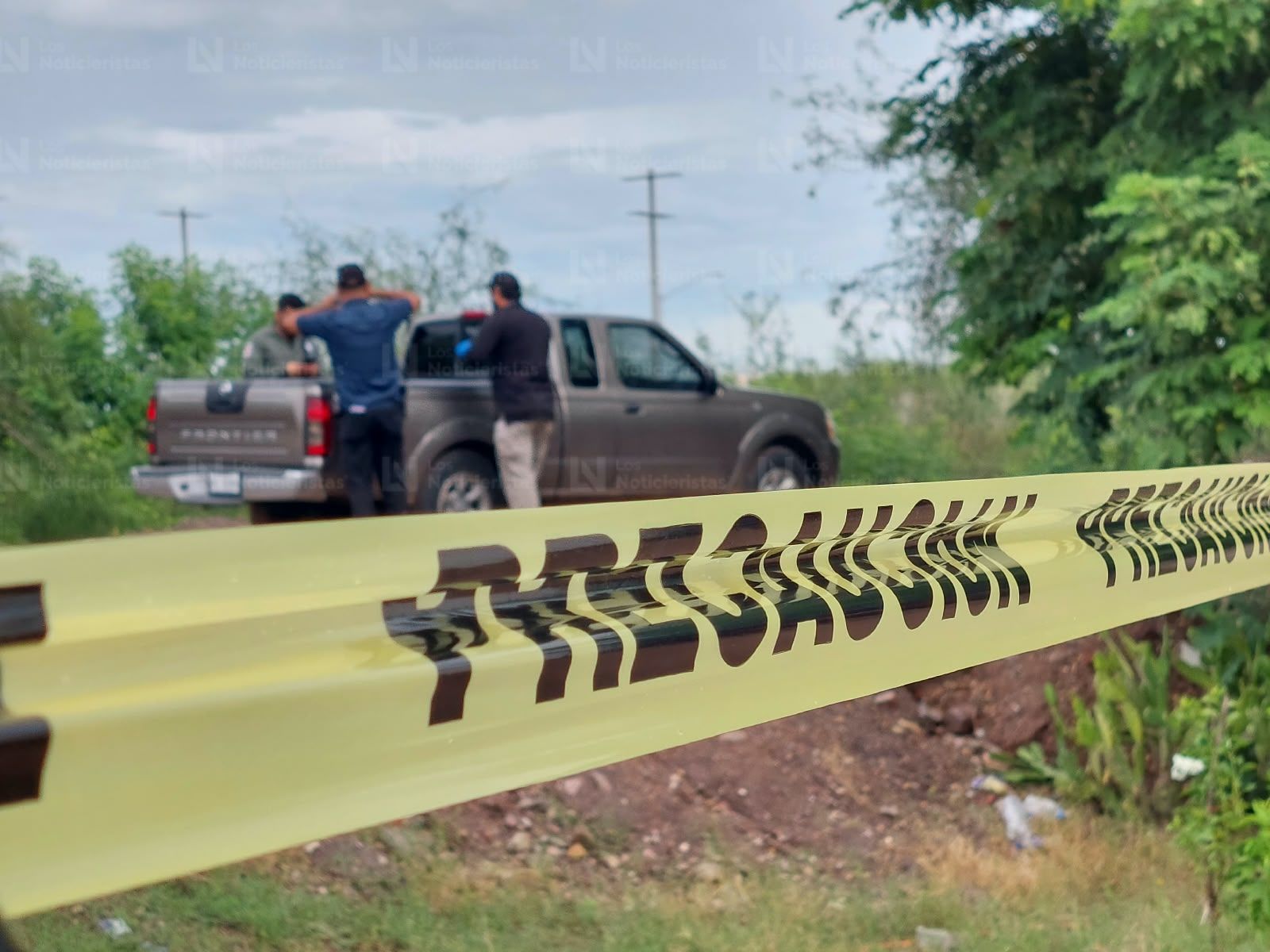 Localizan a hombre sin vida dentro de camioneta en Guamúchil