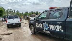 huracán simon frena la navegacion en sinaloa municipales