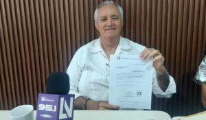 Idelfonso Urías presenta su registro para buscar la coordinación del PRI en Salvador Alvarado