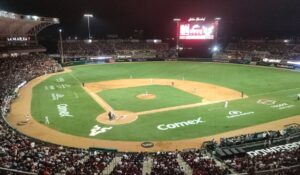 Se prende el Teodoro Mariscal al estilo carnaval y llenan de color la inauguración de la LMP 2026-2027 en Mazatlán
