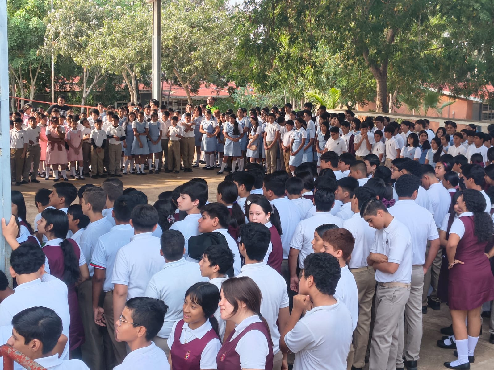 Inauguran barda perimetral en secundaria de Mazatlán