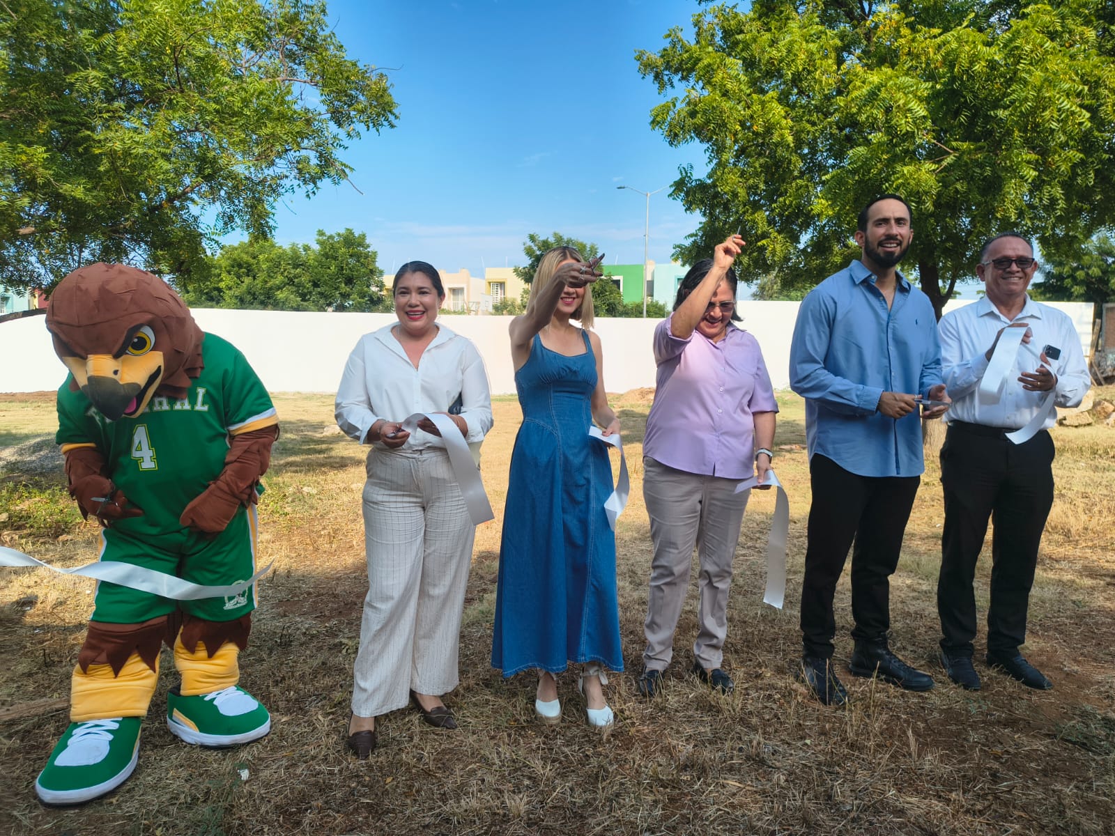 Inauguran barda perimetral en secundaria de Mazatlán