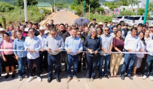 Gobernadora Graciela Domínguez alcalde de Badiraguato inauguran calles con inversión de 20 mdp