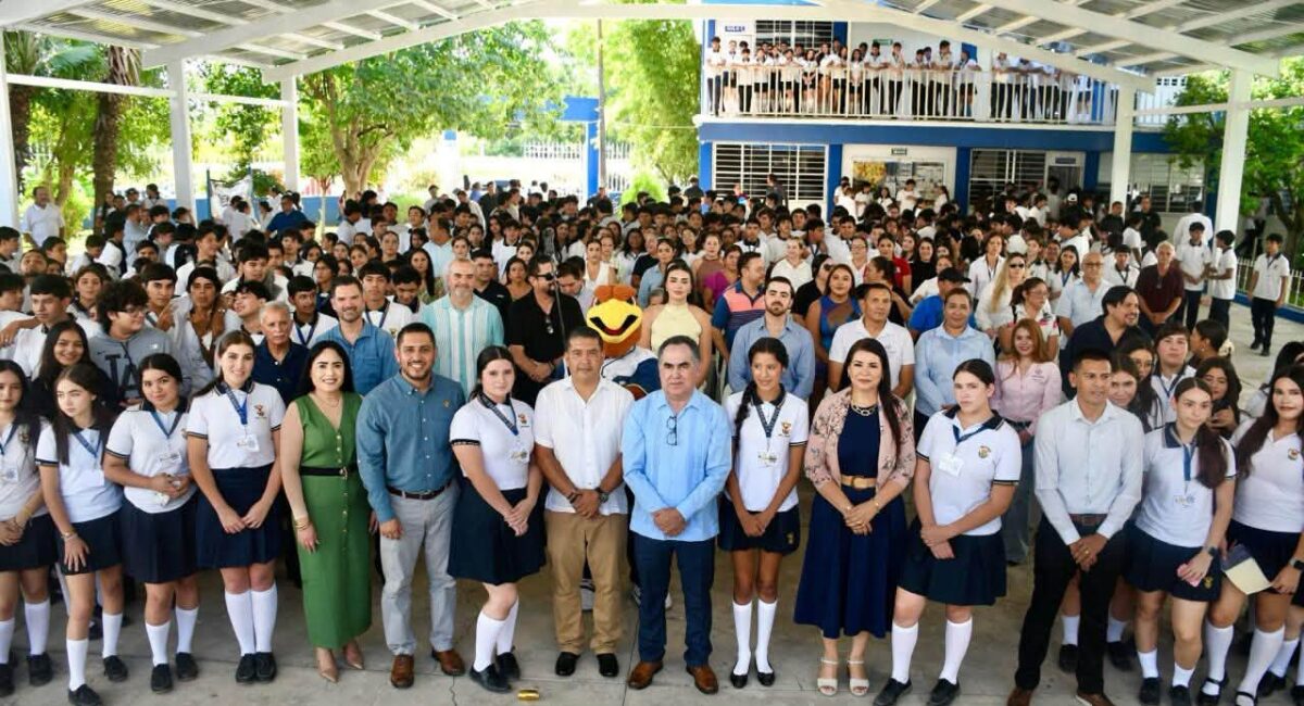 Rector de la UAS inaugura la nueva techumbre de la Preparatoria Concordia
