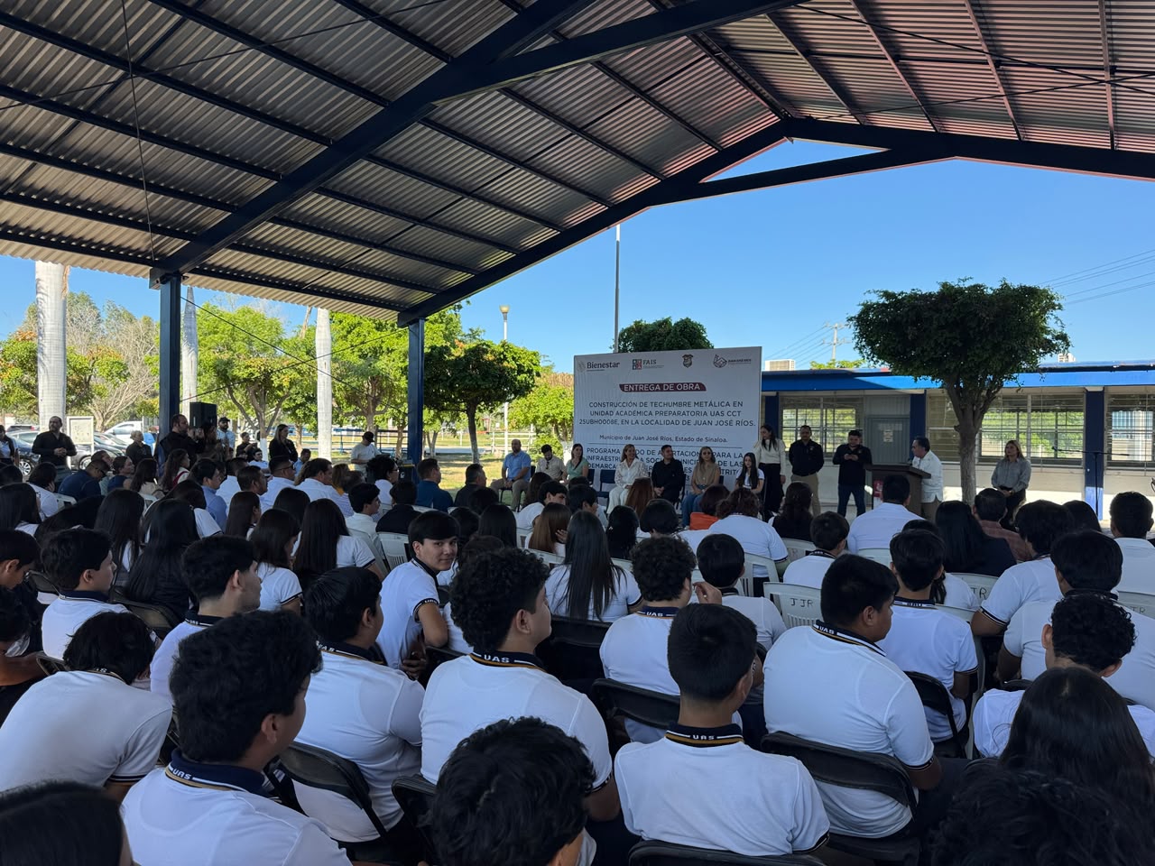 Inauguran techumbre en prepa de la UAS en Juan José Ríos