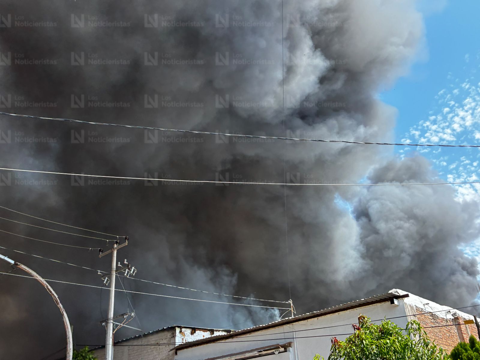 Incendio en bodega de Los Mochis
