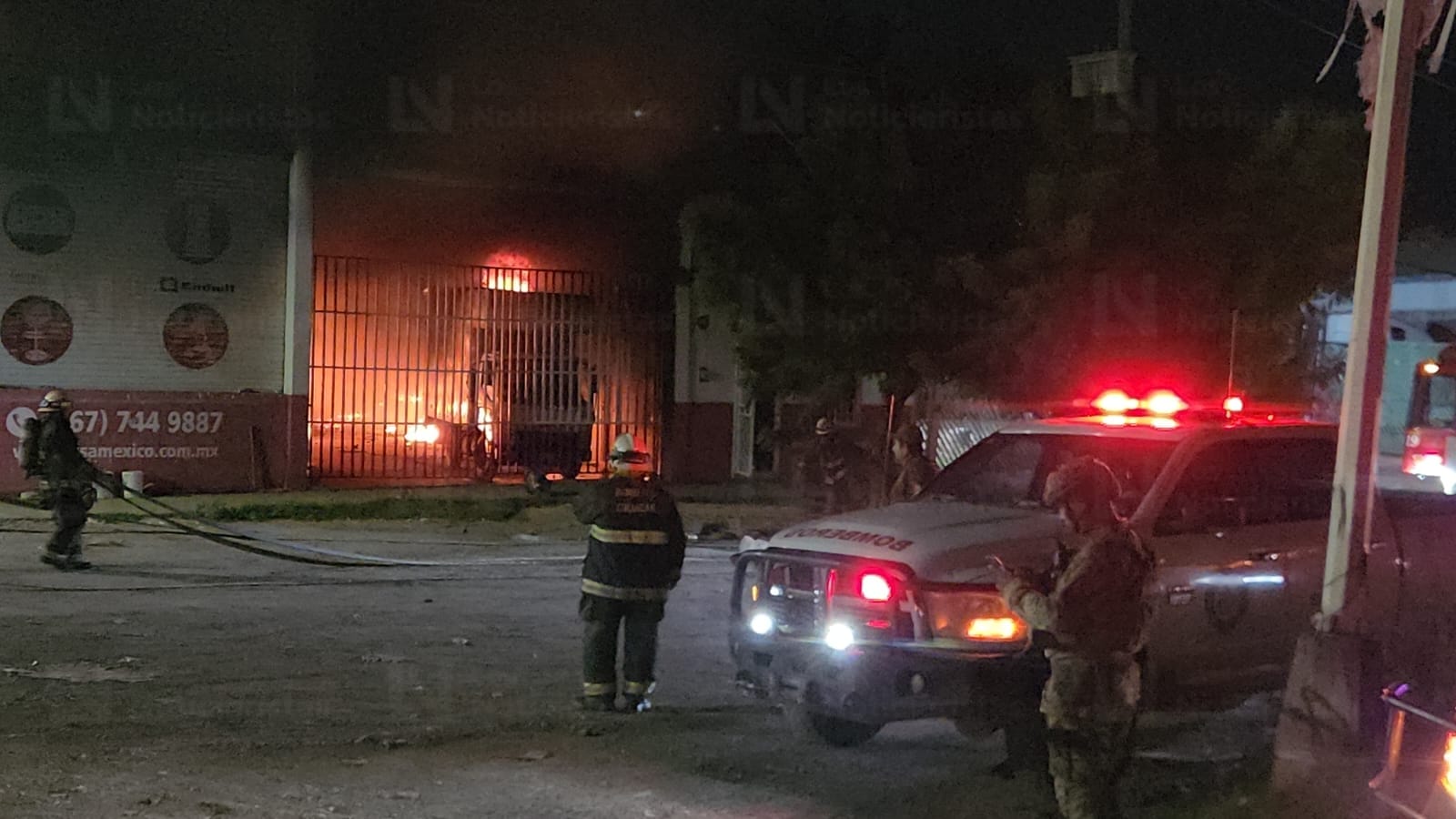 Incendio en bodega sobre La Costerita, Culiacán
