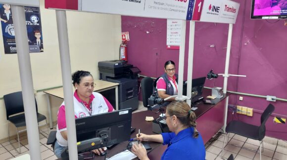 Más de 16 mil credenciales del INE vencerán en el Distrito 03; llaman a renovarlas antes de enero