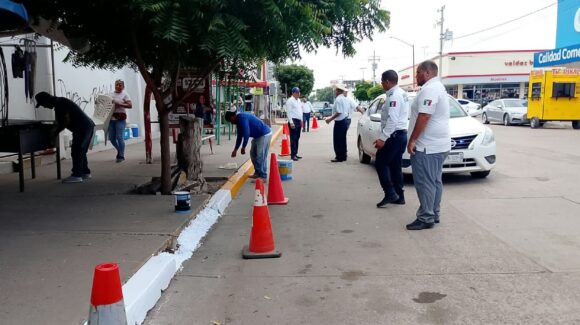 Inicia VyT la reducción de espacios de paradas de camiones para ampliar estacionamientos en Guamúchil; buscan reducir el doble fila