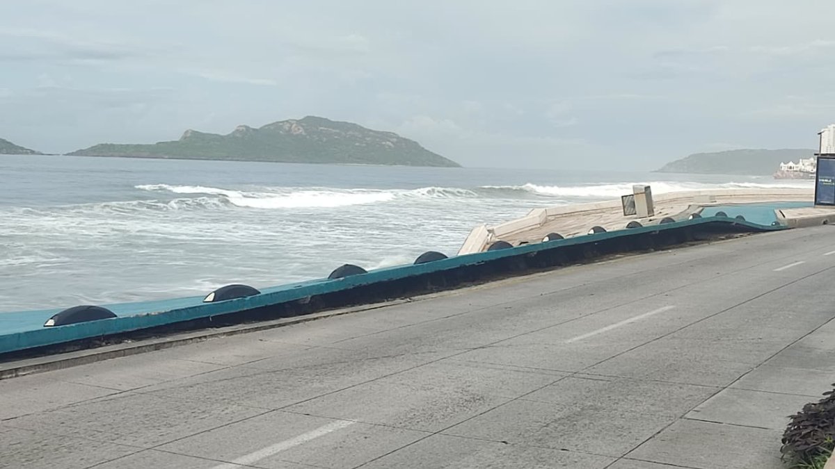 inspeccionan malecon de mazatlan tras hundimiento lugar