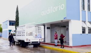 Habilitan refugio temporal en Mazatlán, Sinaloa, ante intensas lluvias; ofrecen alimentos, atención médica y resguardo