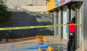 Intentan asaltar un Oxxo en la colonia López Mateos, Culiacán; hay dos detenidos, uno herido
