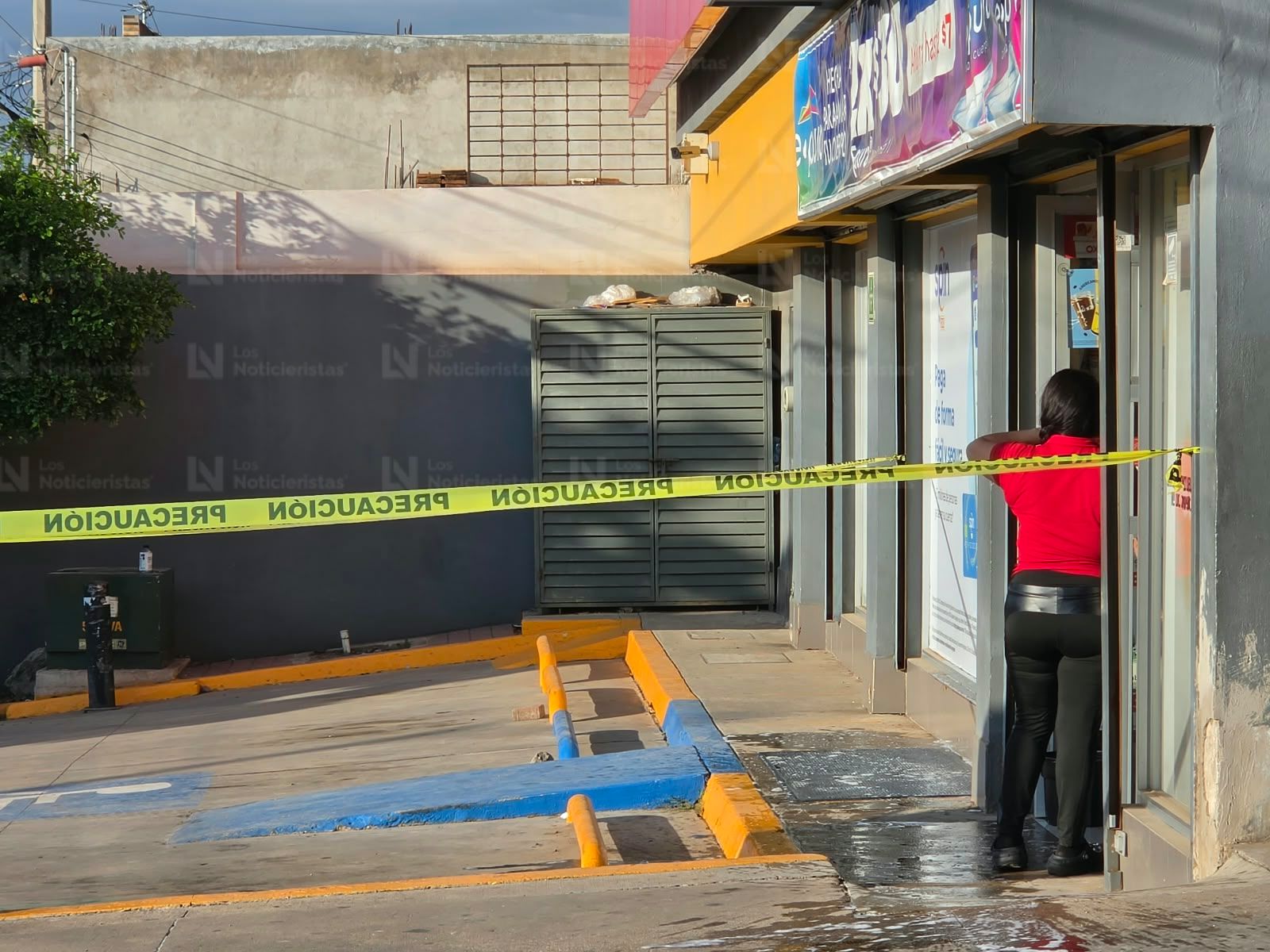 Intentan asaltar un Oxxo en la colonia López Mateos, Culiacán; hay dos detenidos, uno herido