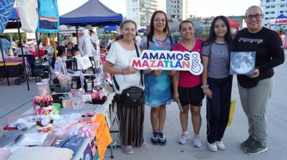 ¡Plan para la tarde de este domingo! Bazar Sabe a Mazatlán regresa al Parque Central con sabor local