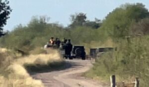 Aseguran, al parecer, un Jeep durante operativo en Siete Ejidos, Guasave; se desconoce qué hay en su interior