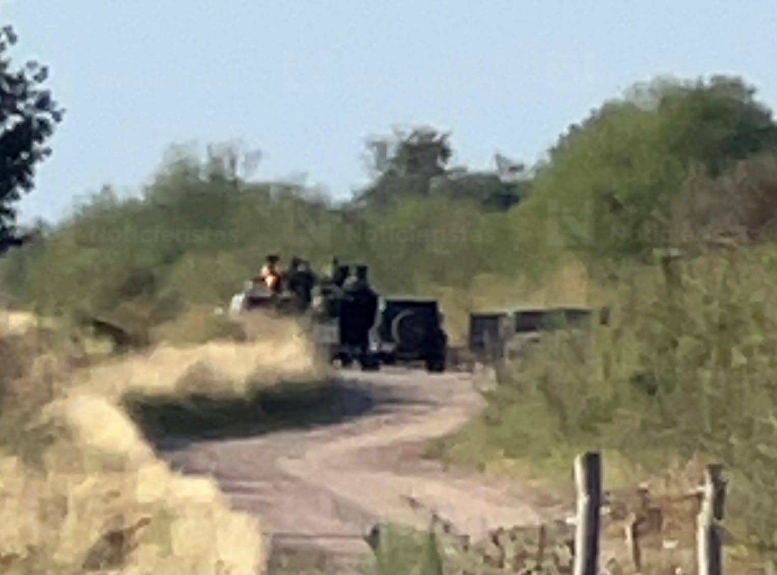 Jeep asegurado tras enfrentamiento armado entre civiles y autoridades en Guasave
