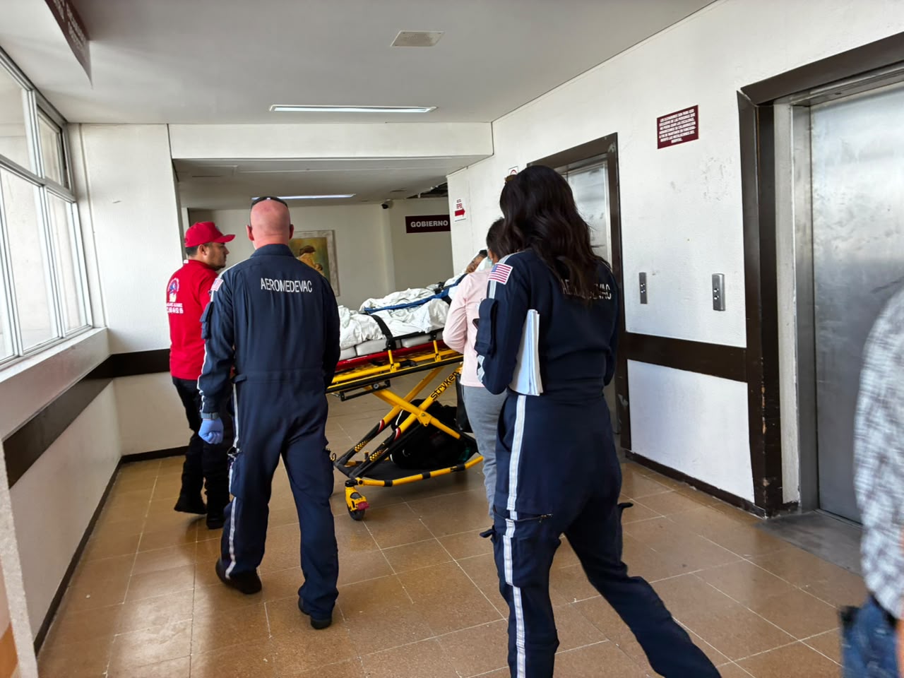 Jesús Antonio es trasladado a Shriners en Sacramento, California, tras sufrir quemaduras con una "cebollita" en Ahome