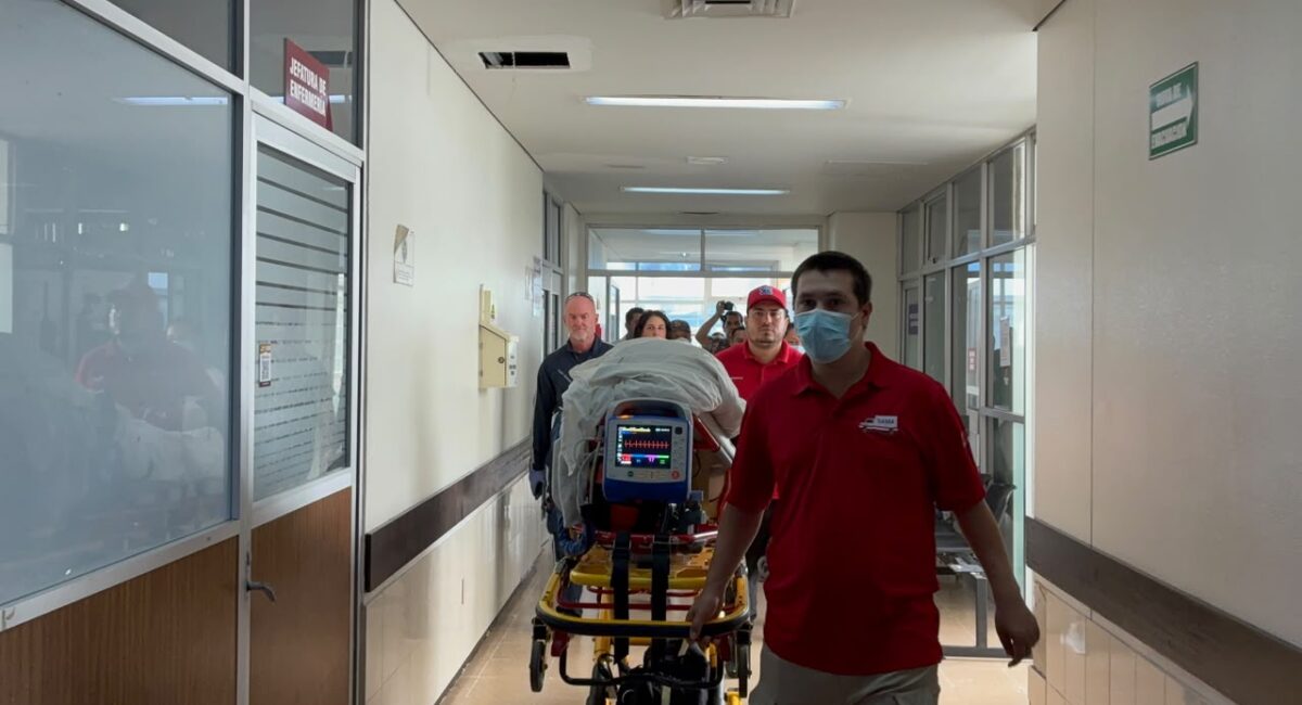 Jesús Antonio es trasladado a Shriners en Sacramento, California, tras sufrir quemaduras con una “cebollita” en Ahome, Sinaloa