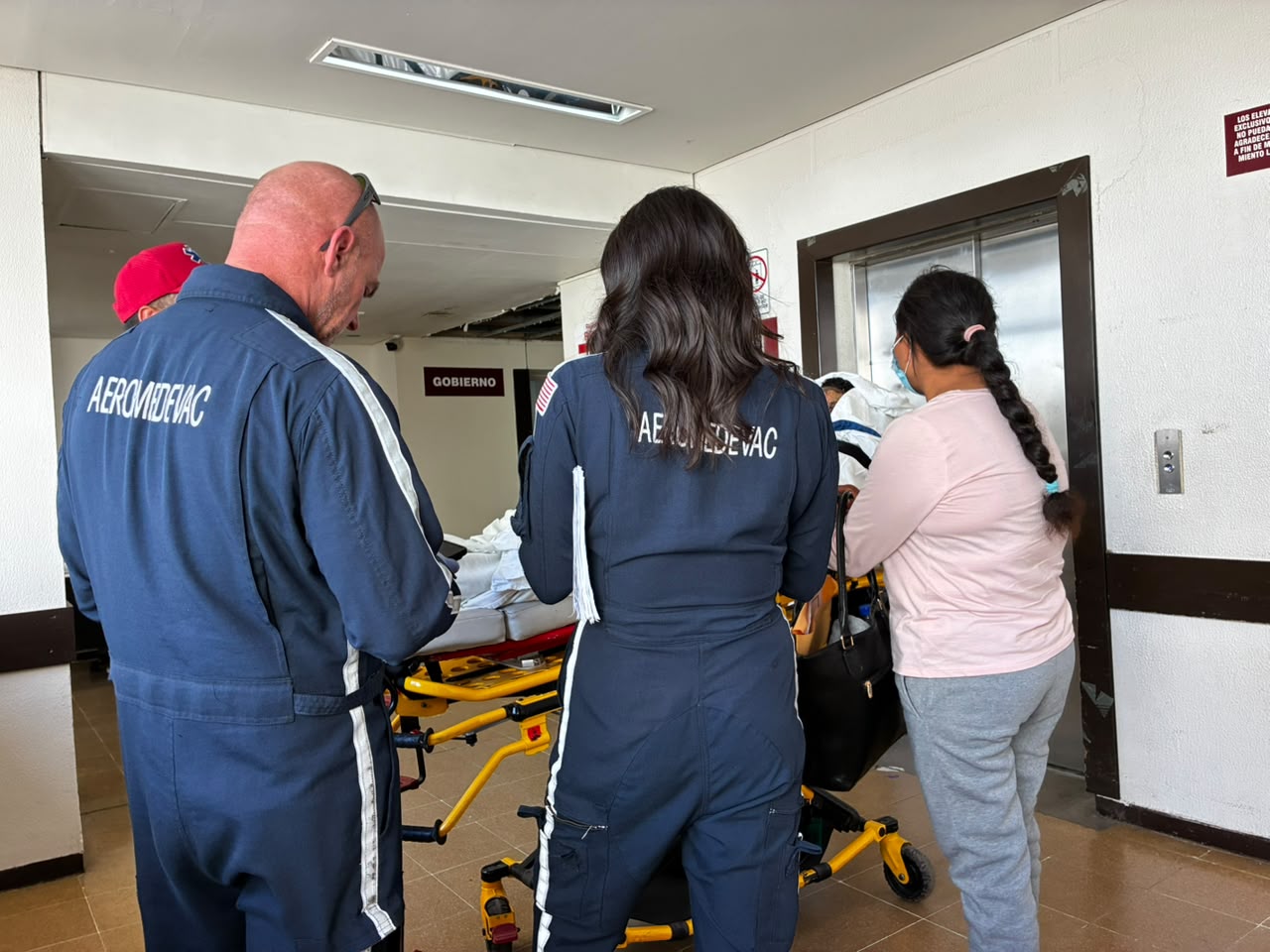 Jesús Antonio es trasladado a Shriners en Sacramento, California, tras sufrir quemaduras con una "cebollita" en Ahome