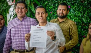 “Los números nos dan la ventaja, no vamos a frenar”: Jesús Ibarra se registra en Morena por la Coordinación Municipal de Culiacán