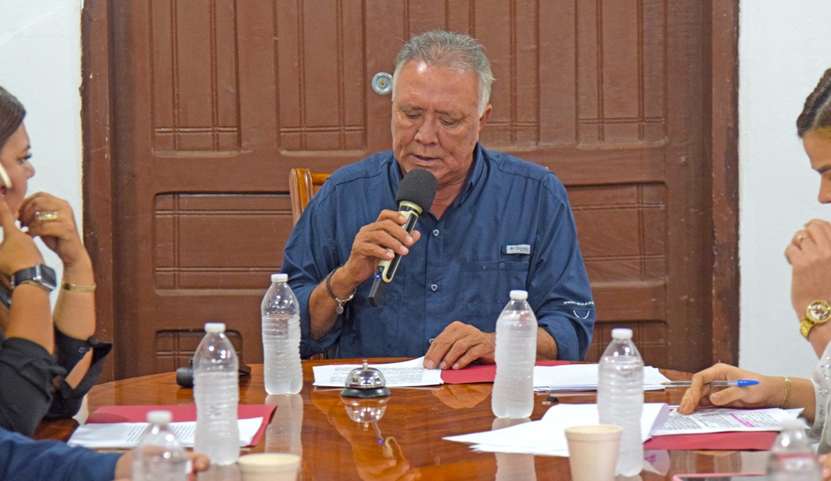 Jorge Adrián López Valenzuela rinde protesta como secretario del Ayuntamiento de El Fuerte