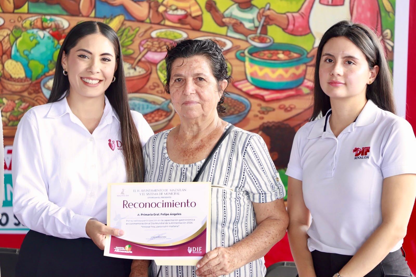 Jornada de capacitación sobre alimentación en escuela de Mazatlán