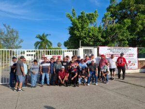 Jubilados y activos de Pemex exigen respuesta a sus derechos en Mazatlán