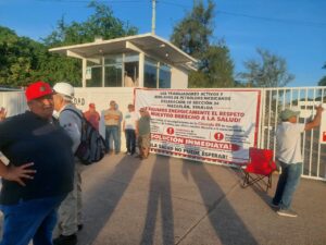 Jubilados y activos de Pemex exigen respuesta a sus derechos en MazatlánJubilados y activos de Pemex exigen respuesta a sus derechos en Mazatlán