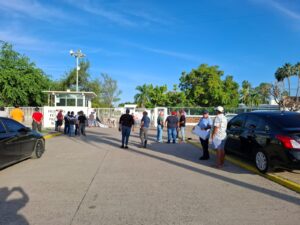 Jubilados y activos de Pemex exigen respuesta a sus derechos en Mazatlán