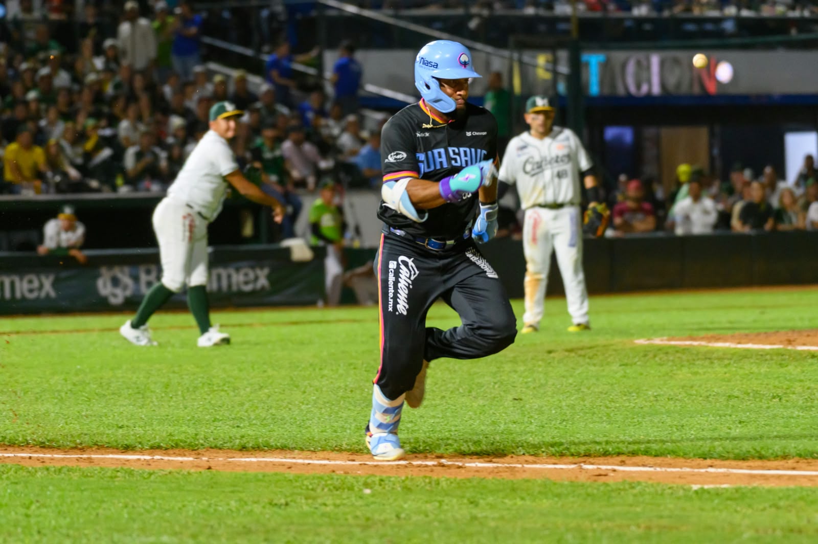 Juego inaugural entre Cañeros y Algodoneros en la temporada 2026-27 de la LMP