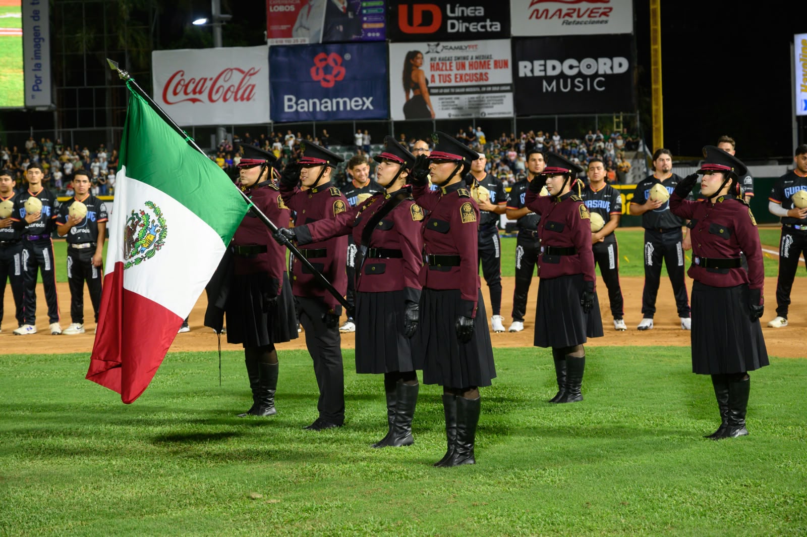 Juego inaugural entre Cañeros y Algodoneros en la temporada 2026-27 de la LMP