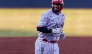 El catcher Julián León llega a los Algodoneros de Guasave para la LMP 2026-27
