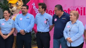laboratorios delia barraza y red petroil se unen en octubre rosa