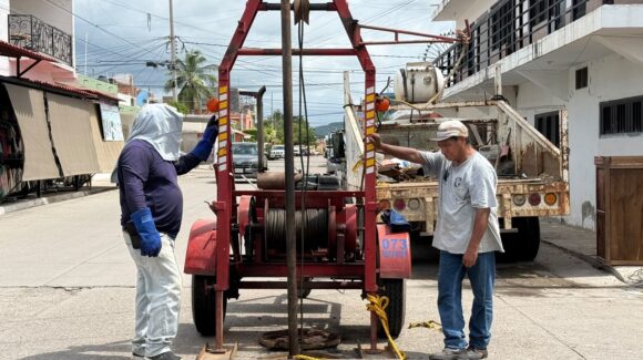 Desde la colonia Jaripillo hasta la Benito Juárez: Jumapam retira toneladas de basura y limpia el drenaje de Mazatlán