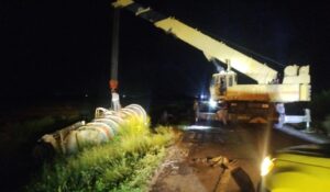 Liberan la carretera Libramiento Oriente tras estar cerrada más de 24 horas por accidente de pipa cargada de gasolina en Ohuira, Ahome, Sinaloa