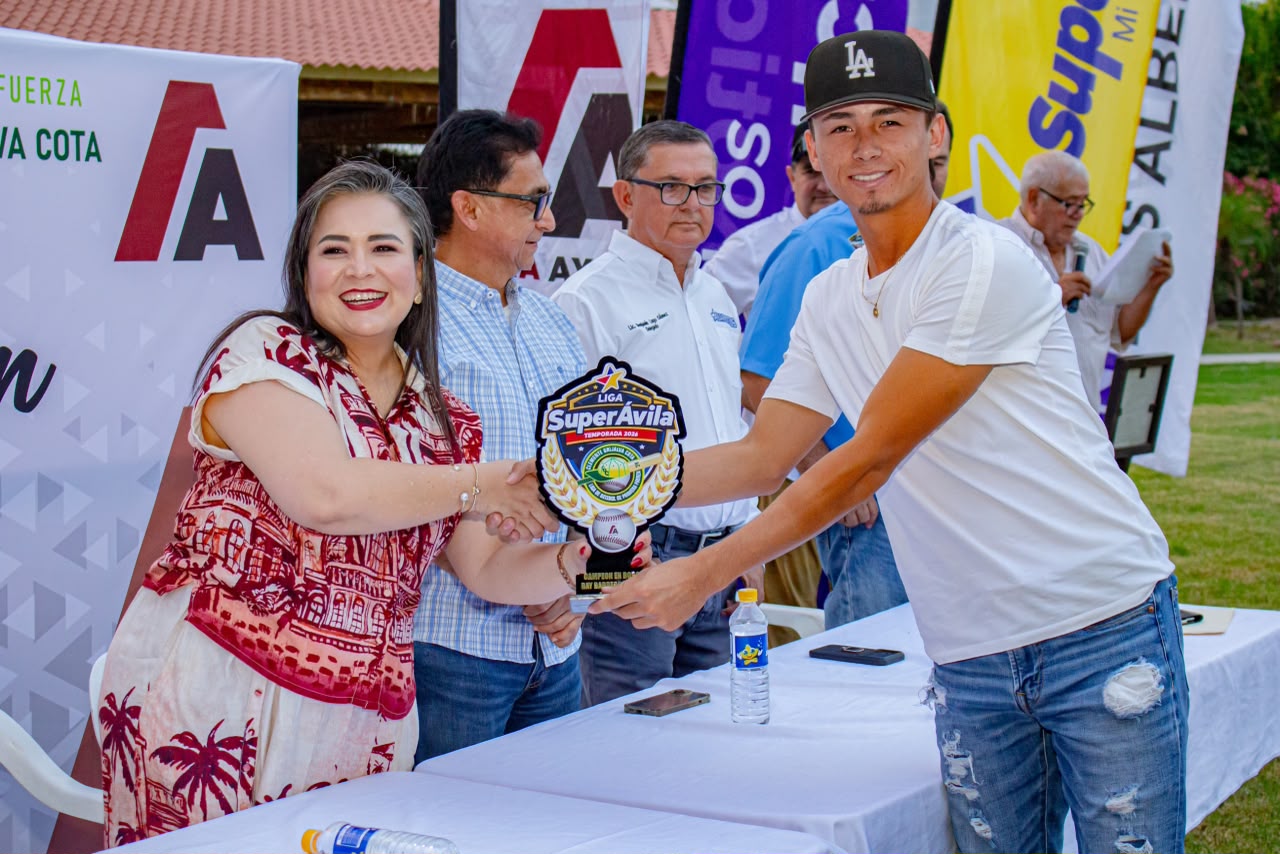 Reconocen a los mejores de la Clemente Grijalva Cota en su temporada 2026