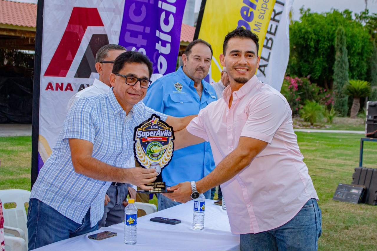 Reconocen a los mejores de la Clemente Grijalva Cota en su temporada 2026