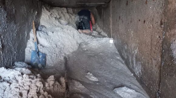Arena y oleaje frenaron el desfogue en Laguna del Camarón de Mazatlán, Sinaloa; Obras Públicas entra al ducto