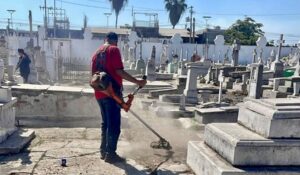 Desplegarán 120 trabajadores en panteones de Mazatlán por Día de Muertos; reforzarán limpieza y vigilancia
