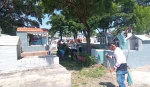 Preparan cinco panteones municipales de Mazatlán, Sinaloa, para recibir visitantes durante el Día de Muertos