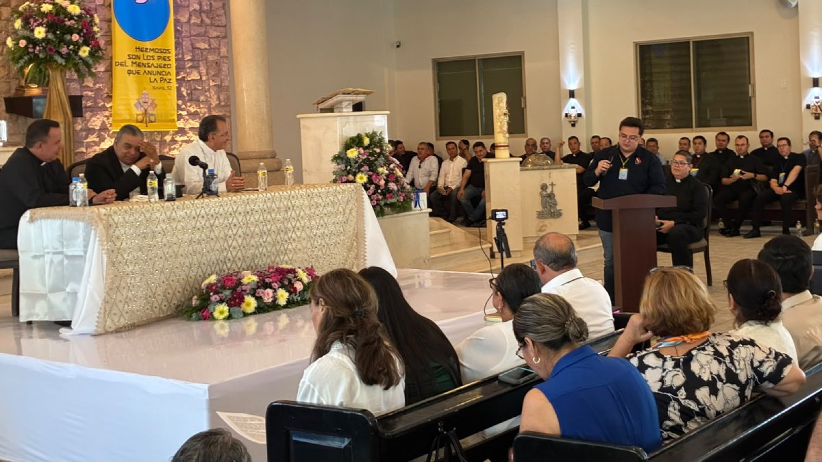 llama nuncio a agentes de pastoral a no perder la esperanza ante los desafios sociales misa
