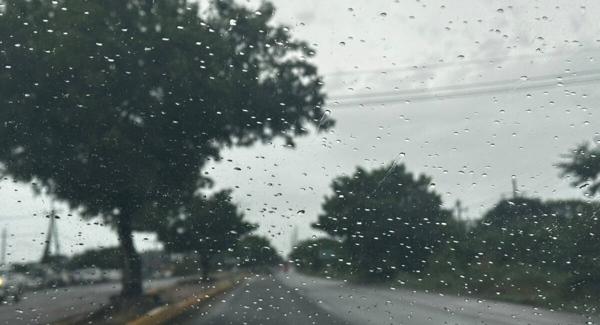 ¡No da tregua la lluvia en Mazatlán, Sinaloa! Prevén hasta 75 milímetros y fuertes vientos para este miércoles