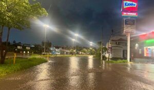 ¡A tomar precauciones! Lluvias dejan cierres parciales en varias vialidades de Mazatlán, Sinaloa, este domingo
